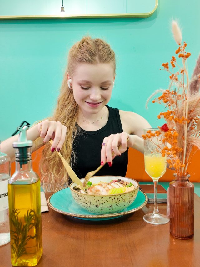 🥞☕ ¡El MEJOR brunch de todos está pasando ahora en Doux-Amer! Ven con hambre, vete feliz.