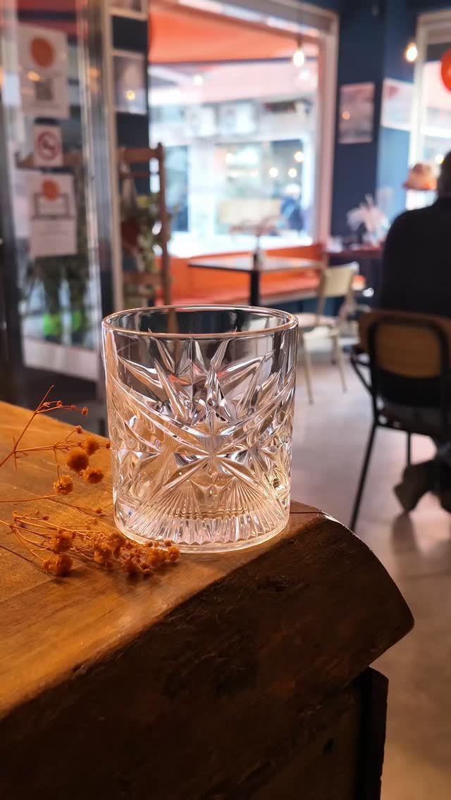 Nuestro Iced Strawberry 🍓 Matcha 🍵 
suave, fresco 🧊 
y perfecto incluso cuando hace frío.
😉