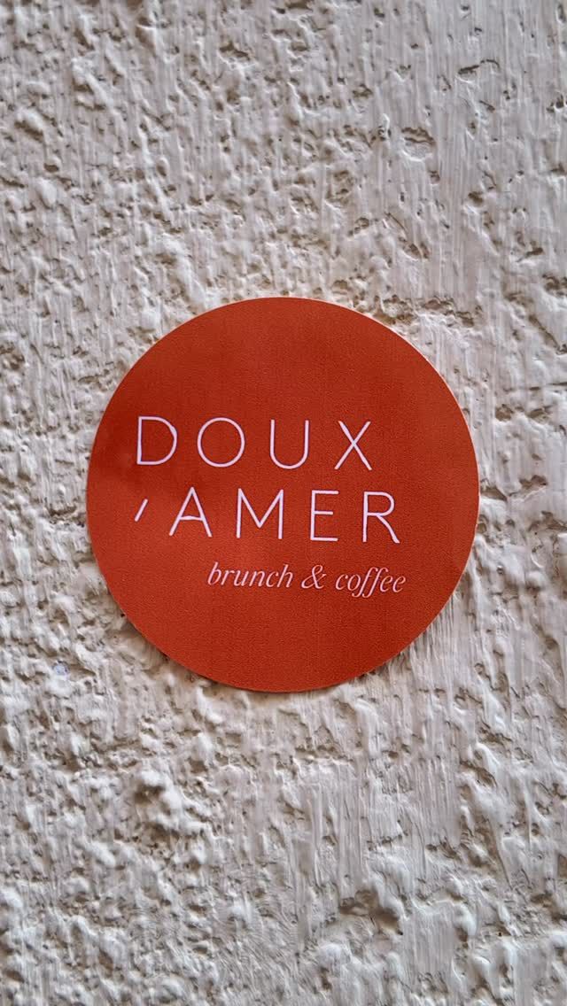 🇪🇸 
Doux-Amer recorre El Cabañal.
Luz, texturas, colores y materiales; la perfección y la imperfección, el alma del barrio que nos inspira a diario.

⸻

🇬🇧
Doux-Amer moves through El Cabañal.
Among light, textures, and colors, we find in its perfection and imperfection the soul of the neighborhood that inspires us each day.

#VisitValencia
#ValenciaCoffee
#ElCabañal
#CafeValencia
#specialtycoffeeshop