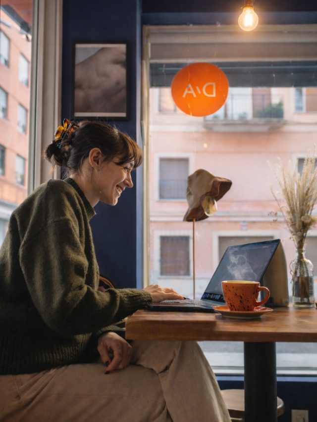 🇪🇸 Tómate un momento para ti. Ven a Doux-Amer, siéntate, pide tu café favorito y deja que el día empiece bien. Aquí siempre hay un sitio para ti — porque perteneces con nosotros.

🇬🇧 Take a moment for yourself. Come to Doux-Amer, sit down, order your favorite coffee and start your day the right way. There’s always a place for you here — because you belong with us.

#valenciacoffee #valenciabrunch #specialtycoffee #visitvalencia #coffeeshopvibe