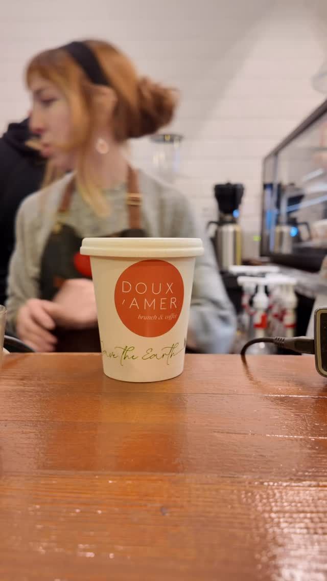 🇪🇸 Las Fallas ya han terminado, pero el buen café nunca se va. 
Si la ciudad vuelve a la calma, tu momento de café sigue contigo. 
Pásate por Doux-Amer o pídelo para llevar. 
📍 Doux-Amer Café / Centro y Cabañal 

🇬🇧 Fallas may be over, but great coffee is always here. 
As the city slows down, your coffee moment stays with you. 
Stop by Doux-Amer or grab it to go. 
📍 Doux-Amer Café / City Center & Cabañal 

#DouxAmer #ValenciaCoffee #CoffeeToGo #BrunchValencia #VisitValencia ☕A