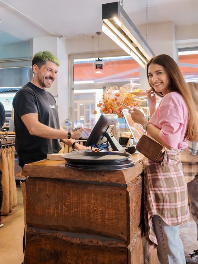 🇪🇸 
Más que café, es un lugar para venir, quedarte y sentirte bien. Buen café, brunch y un ambiente que invita a quedarse. 

🇬🇧 
More than coffee, it’s a place to come, stay, and feel good. Good coffee, brunch, and an atmosphere you’ll want to stay in. 

#ValenciaBrunch #BrunchValencia #ValenciaCoffee #VisitValencia #coffeelover