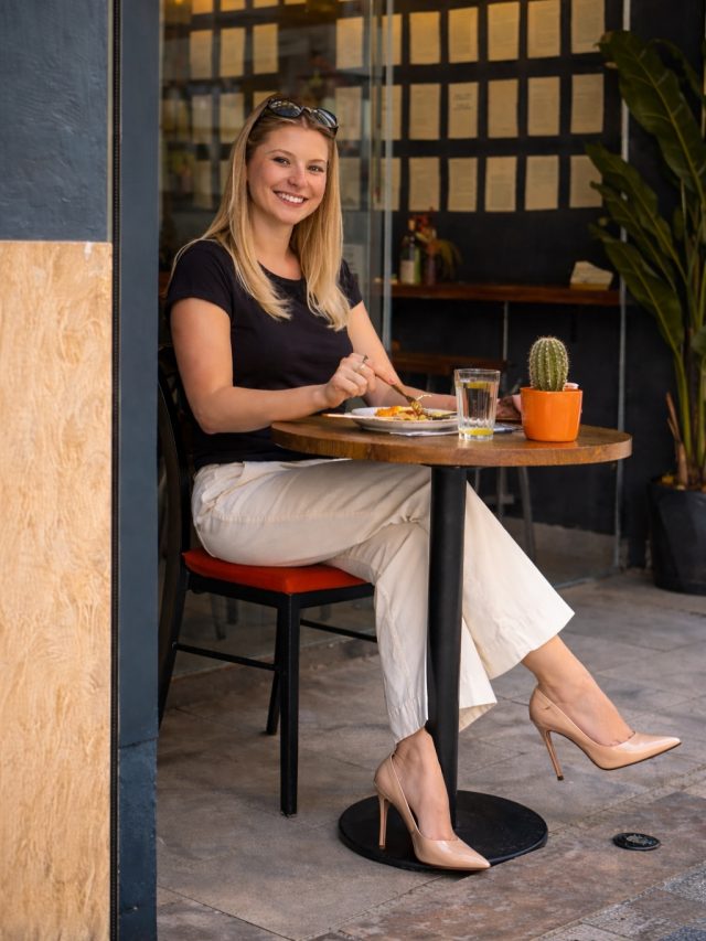 🇪🇸 Tómate un momento para ti. Ven a Doux-Amer, siéntate, pide tu café favorito y deja que el día empiece bien. Aquí siempre hay un sitio para ti — porque perteneces con nosotros.

🇬🇧 Take a moment for yourself. Come to Doux-Amer, sit down, order your favorite coffee and start your day the right way. There’s always a place for you here — because you belong with us.

#valenciacoffee #valenciabrunch #specialtycoffee #visitvalencia #coffeeshopvibe