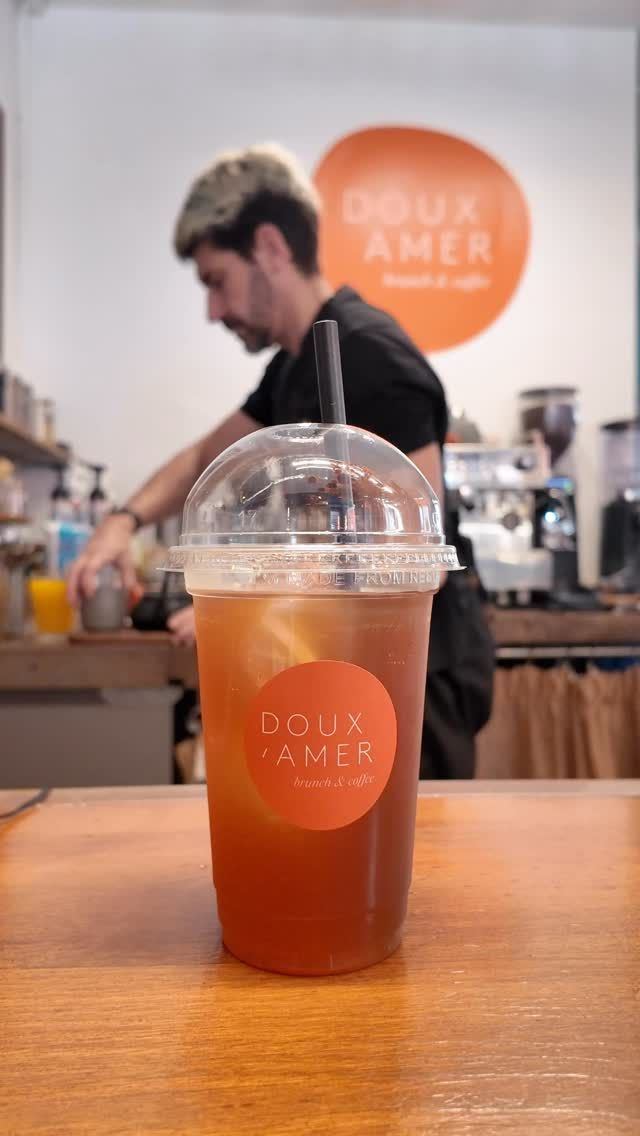 🇪🇸
El domingo, entre cometas y mar, no faltó el café ☕🪁🌊
En Doux-Amer puedes llevártelo contigo: a la playa, de paseo o donde te apetezca.
Y después… vuelve y regálate un brunch como se merece 😉

🇬🇧
Sunday was all about kites, sea breeze… and coffee ☕🪁🌊
At Doux-Amer you can take it with you: to the beach, for a walk, wherever you like.
And afterwards… come back and treat yourself to a well-deserved brunch 😉

#VisitValencia #ValenciaBeach #LoveValencia #MediterraneanLife #valenciavibes