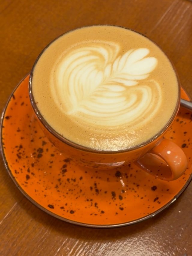 🇪🇸
Domingo en Doux Amer ☕️
El ritmo baja, el café se alarga, y la ciudad se siente diferente.
Un día para quedarse un poco más, pedir otro brunch, compartir historias… o simplemente no hacer nada.

Aquí, el domingo sabe a calma, a buena música y a momentos que se quedan.

🇬🇧
Sunday at Doux Amer ☕️
The pace slows down, the coffee lasts longer, and the city feels different.
A day to linger, order another brunch, share stories… or simply do nothing at all.

Here, Sunday tastes like calm, good music, and moments that stay with you.

#ValenciaBrunch #SundayVibes #BrunchLife #CafeCulture #VisitValencia