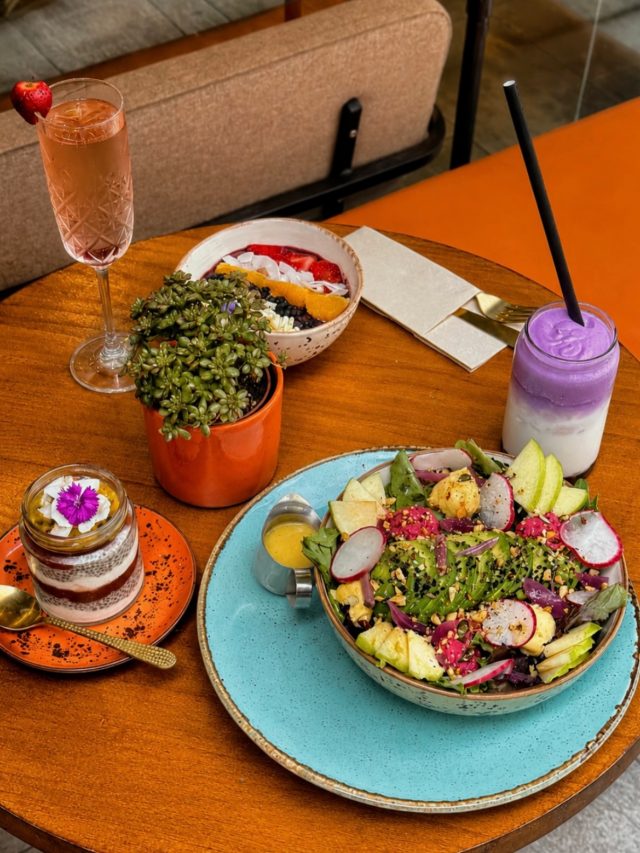 🇪🇸 🇪🇸

🥑 En Doux Amer Café creemos que el brunch debe adaptarse a todos los gustos: opciones frescas, saludables y llenas de sabor para cada antojo. Porque comer bien nunca debería ser aburrido. 💚

🇬🇧 🇬🇧

🥑 At Doux Amer Café, we believe brunch should have something for everyone: fresh, healthy, and flavorful options for every craving. Because eating well should never be boring. 💚

#DouxAmerCafe #BrunchValencia #HealthyBrunch #SpecialtyCoffee #cafevalencia
