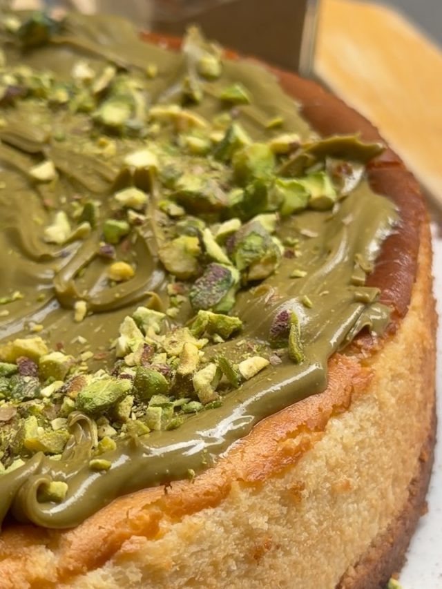 🇪🇸💚 Nuestro Cheesecake Casero de Pistacho ya está aquí.

Cremoso, intenso y elaborado en casa con pistachos reales. El acompañante perfecto para tu café y una pequeña obsesión para los amantes del pistacho. ✨

🇬🇧💚 Our Homemade Pistachio Cheesecake is here.

Creamy, rich, and made in-house with real pistachios. The perfect companion to your coffee and a little obsession for every pistachio lover. ✨

📍 Doux Amer, Valencia

#VisitValencia #ValenciaFood #ValenciaCoffee #SpecialtyCoffee #foodievalencia