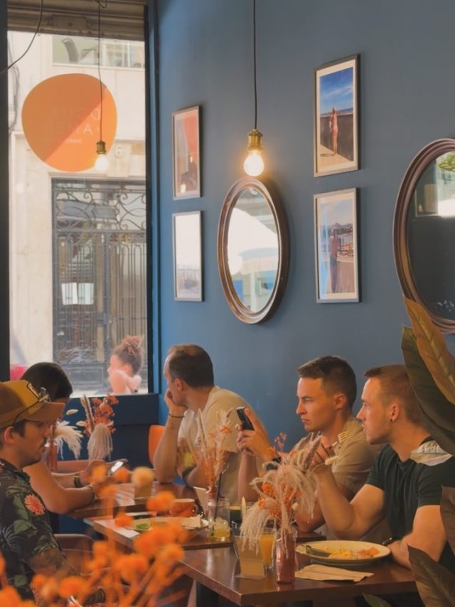 🇪🇸 Las mejores mañanas no tienen prisa. ☀️☕

Empieza el día a tu ritmo con un desayuno preparado con cariño, café de especialidad y buena compañía. Porque algunos de los mejores momentos nacen cuando simplemente te sientas, desconectas y disfrutas.

✨ Buena comida.
☕ Buen café.
🤍 Buena energía.
🌿 Buena comunidad.

Te esperamos en Doux Amer Café, Valencia.

🇬🇧 The best mornings are never rushed. ☀️☕

Start your day at your own pace with specialty coffee, a delicious breakfast, and great company. Sometimes the best part of the day is simply slowing down and enjoying the moment.

✨ Good food.
☕ Great coffee.
🤍 Good energy.
🌿 Great community.

See you at Doux Amer Café in Valencia.

#Valencia #VisitValencia #BrunchValencia #SpecialtyCoffee #DouxAmerCafe
