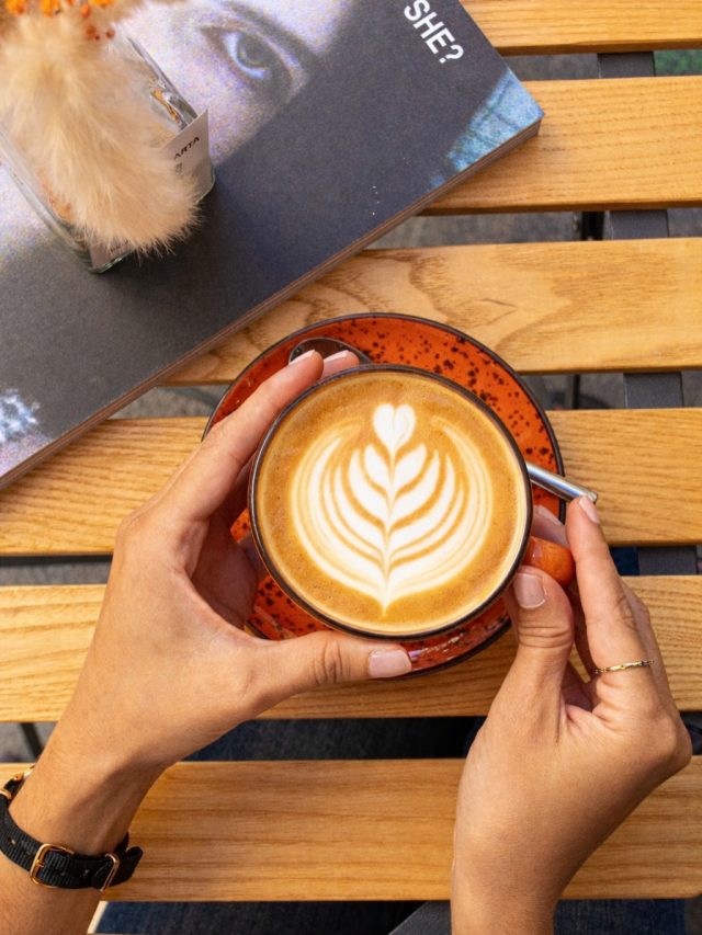 🇪🇸

La vida en el barrio sabe mejor con un buen café. ☕🧡

En El Cabanyal, cada mañana invita a disfrutar sin prisas. Te esperamos en Doux Amer, en El Cabanyal o en el Centro, para compartir café de especialidad y brunch.

🇬🇧

Life in the neighborhood is better with great coffee. ☕🧡

In El Cabanyal, every morning is an invitation to slow down. Visit us at Doux Amer, in El Cabanyal or the City Centre, for specialty coffee and brunch.

#VisitValencia #ValenciaFood #BrunchValencia #SpecialtyCoffee #Cabanyal ☀️