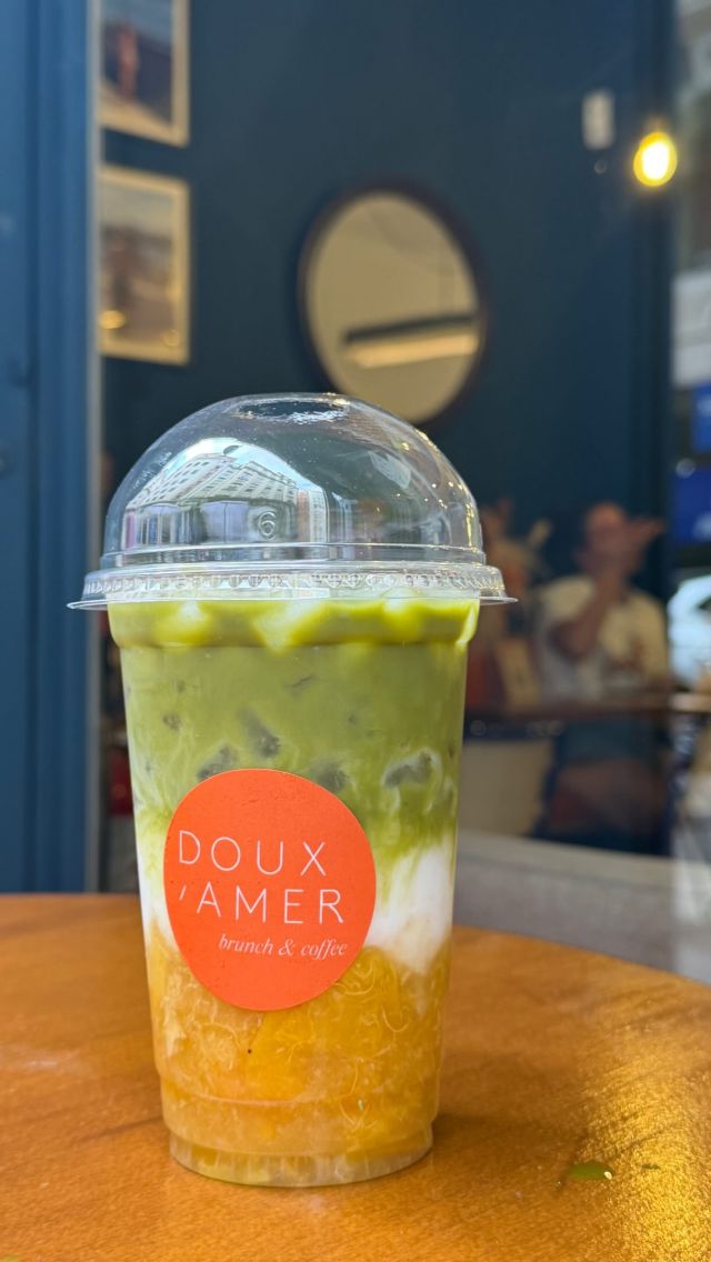 🇪🇸 Verano, comunidad y matcha fresco. ☀️🍵
Cada bebida se prepara al momento. ¡Te esperamos! 💚

🇬🇧 Summer, community & fresh matcha. ☀️🍵
Freshly made drinks, shared with great people. 💚

#VisitValencia #ValenciaBrunch #SpecialtyCoffee #LoveValencia #DouxAmerVLC
