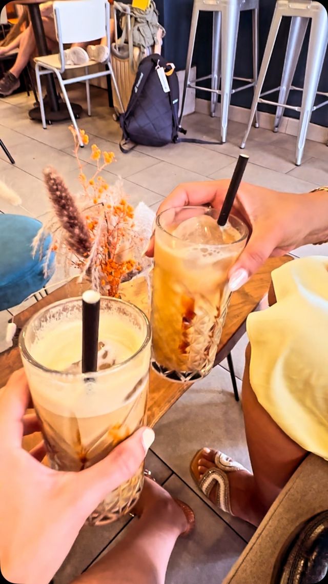 🇪🇸 Los lunes saben mejor con un buen café, un brunch delicioso y un poquito de tiempo para ti. ☕️🥐 Empieza la semana en Doux Amer. 🤎

🇬🇧 Mondays taste better with good coffee, delicious brunch, and a little time for yourself. ☕️🥐 Start your week at Doux Amer. 🤎

#Valencia #ValenciaTourism #VisitValencia #ValenciaFood #BrunchValencia
