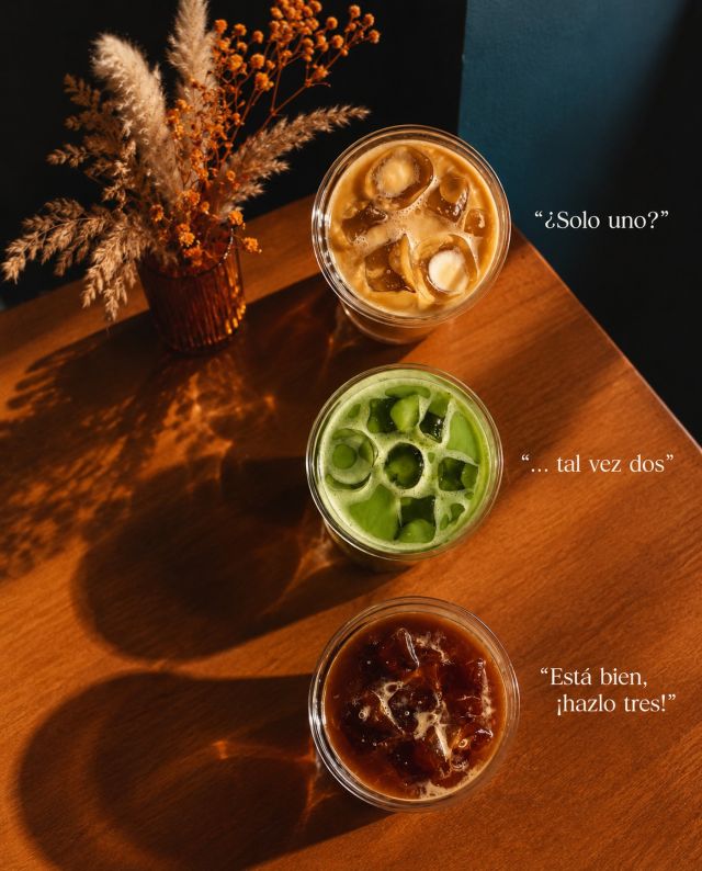 🇪🇸 ¿Solo uno? ☕️
… tal vez dos 💚
Está bien, ¡hazlo tres! 🤎

Porque a veces elegir solo uno es simplemente imposible. 😌✨
Café, matcha o algo refrescante… ¿por qué no disfrutar de todo?

Ven a encontrar tu favorito… o tus favoritos 😉🤍

🇬🇧 “Only one?” ☕️
… perhaps two 💚
Alright, make it three! 🤎

Because sometimes choosing just one is simply impossible. 😌✨
Coffee, matcha, or something refreshing… why not enjoy them all?

Come and find your favorite… or favorites 😉🤍

📍 Doux Amer, Valencia

#DouxAmer #Valencia #CoffeeValencia #MatchaLovers #CoffeeLovers
