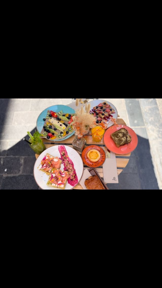 🇪🇸 El brunch que alegra cualquier mañana ✨
Café de especialidad, sabores frescos y un poquito de dulce para empezar el día como se merece. 🥑☕️🍓

🇬🇧 The kind of brunch that makes your morning better ✨
Specialty coffee, fresh flavours and a little sweetness to start the day right. 🥑☕️🍓

#Valencia #ValenciaFood #ValenciaBrunch #valenciacafe