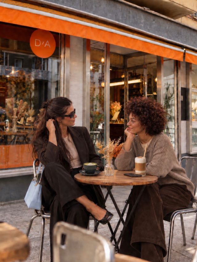 🇪🇸 DISFRUTANDO DEL MENÚ DE OTOÑO 🍂
Nuevos sabores, momentos acogedores y bebidas hechas para disfrutar la temporada. ☕️🍁
AUTUMN STORIES — ya disponible en Doux-Amer.

🇬🇧 ENJOYING OUR AUTUMN DRINK MENU 🍂
New flavours, cosy moments and drinks made for the season. ☕️🍁
AUTUMN STORIES — now available at Doux-Amer.

#VisitValencia #ValenciaTurismo #ValenciaTravel #ValenciaSpain #valenciacity